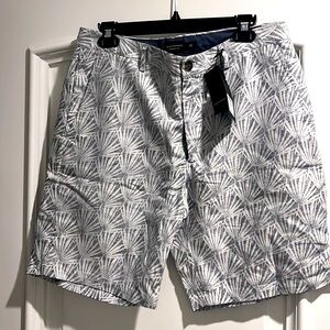 Brand New*** Mens Club Monaco linen shorts.